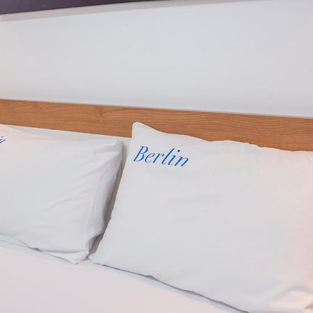 Premium Berlin With Pool Bed and Breakfast Ούλτσιν Εξωτερικό φωτογραφία