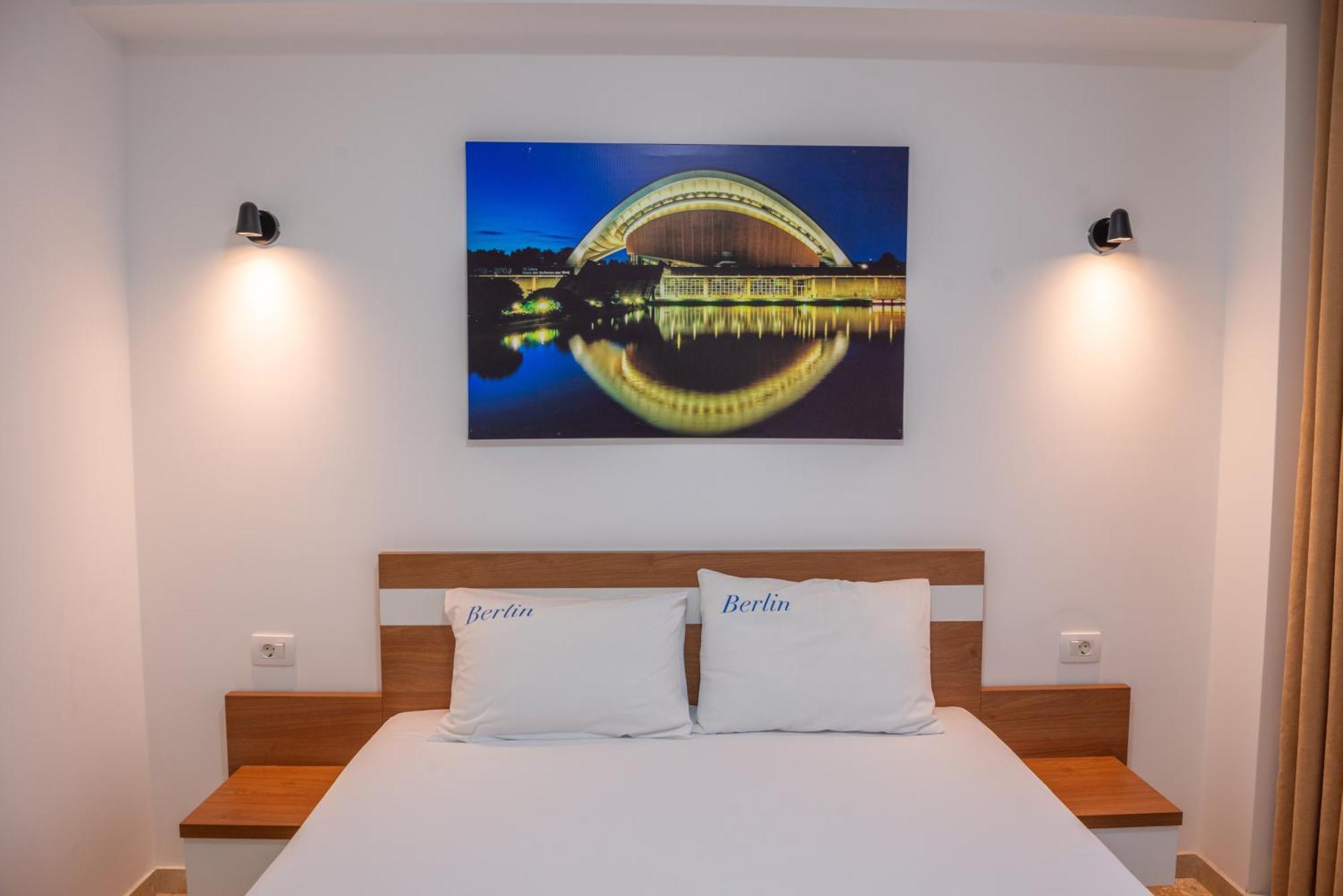 Premium Berlin With Pool Bed and Breakfast Ούλτσιν Εξωτερικό φωτογραφία