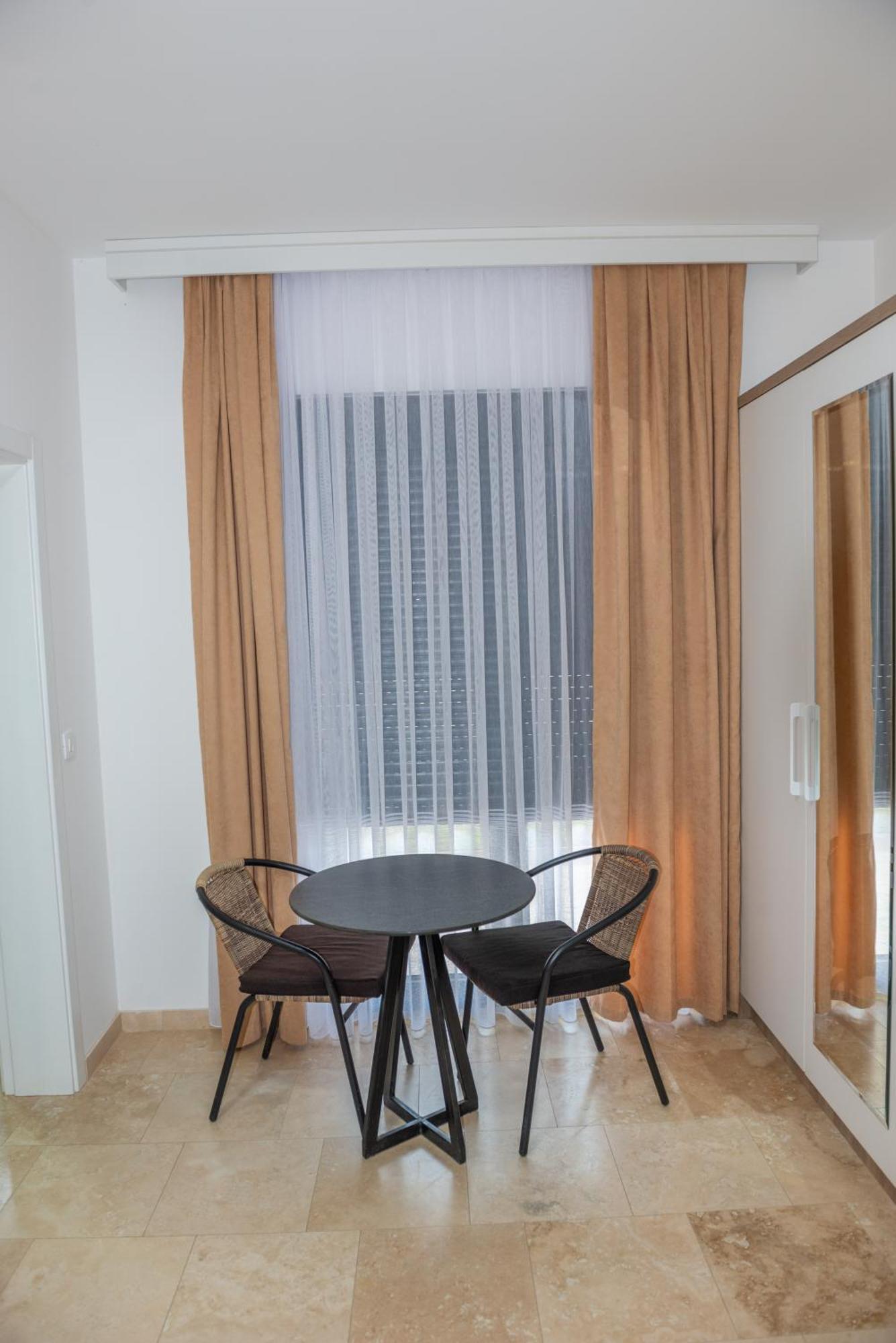 Premium Berlin With Pool Bed and Breakfast Ούλτσιν Δωμάτιο φωτογραφία